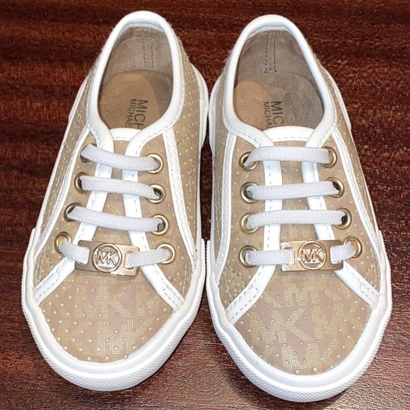 Michael Kors girls shoes - Picture 1 of 5